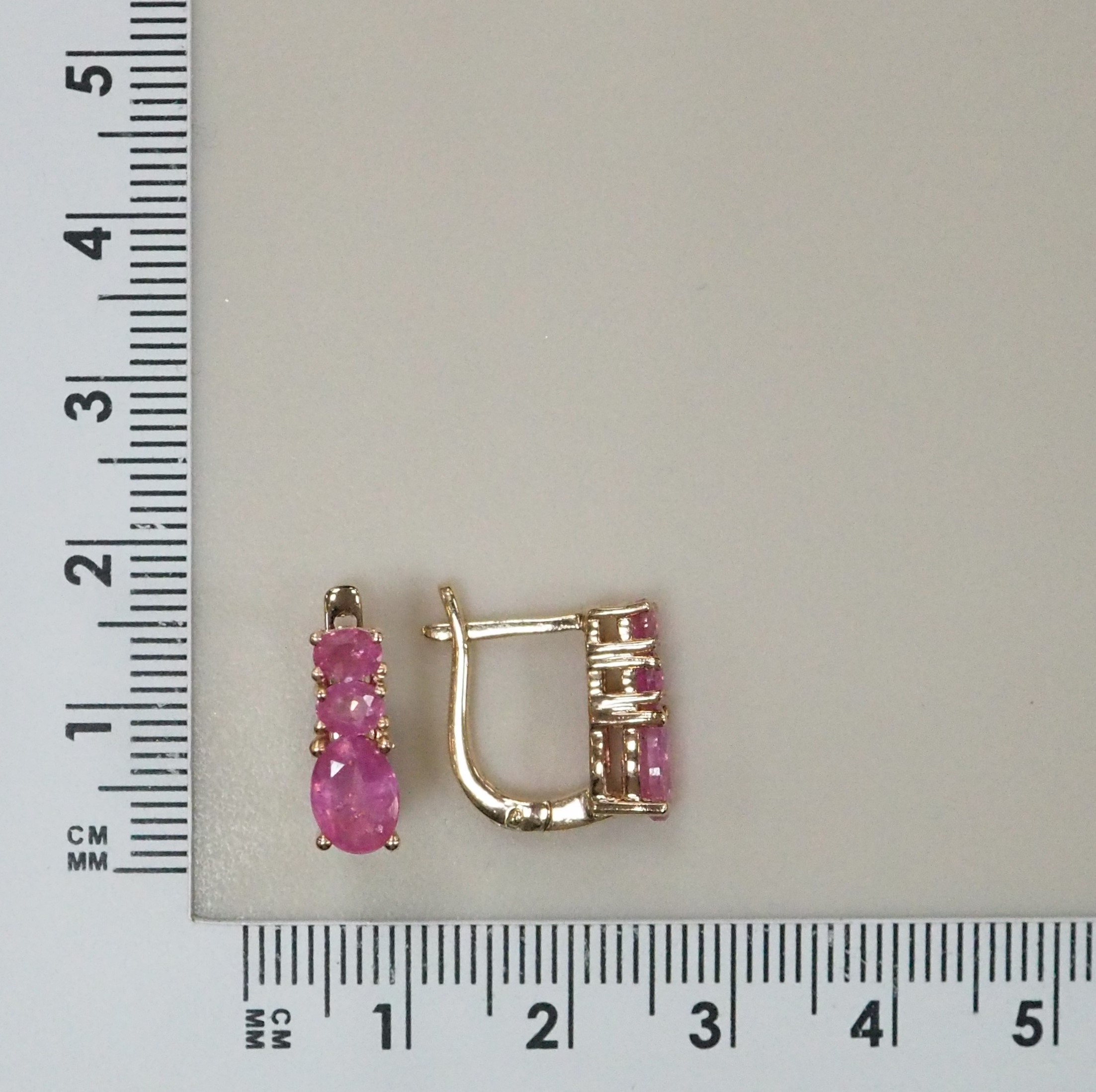 Серебряные серьги с розовыми сапфирами